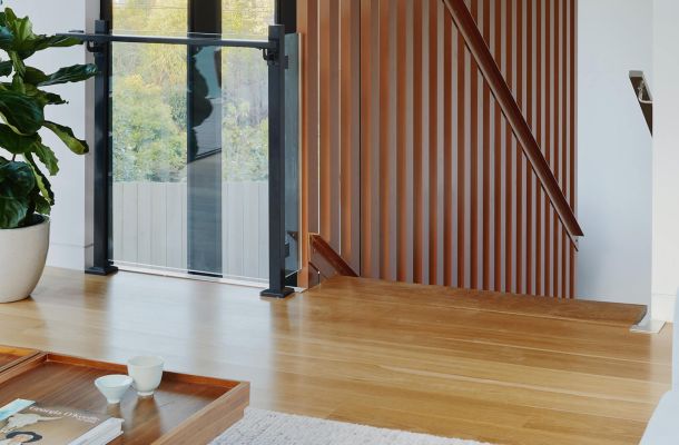 Med vår expertis och passion för hantverk återställer vi din villa till sin forna glans,